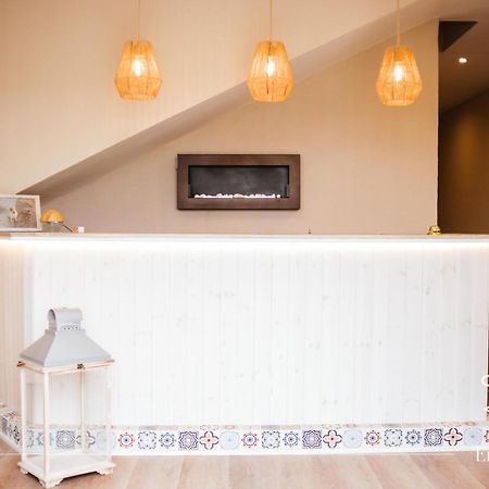 Hostal Entreolivos バダホス エクステリア 写真