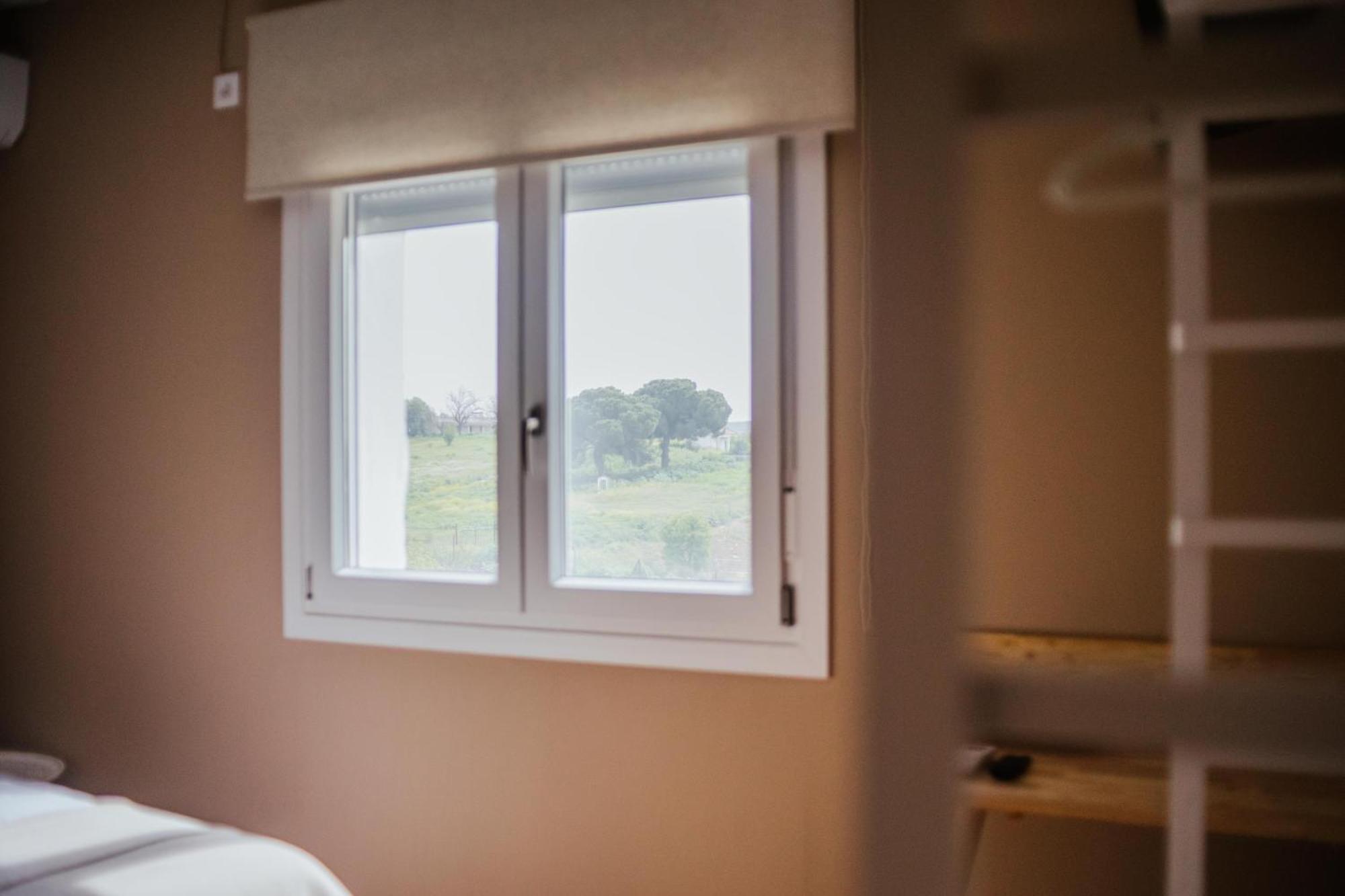 Hostal Entreolivos バダホス エクステリア 写真