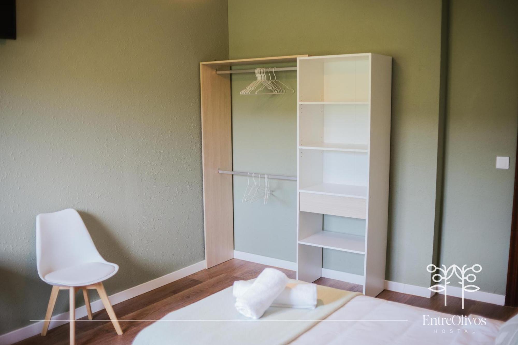 Hostal Entreolivos バダホス エクステリア 写真