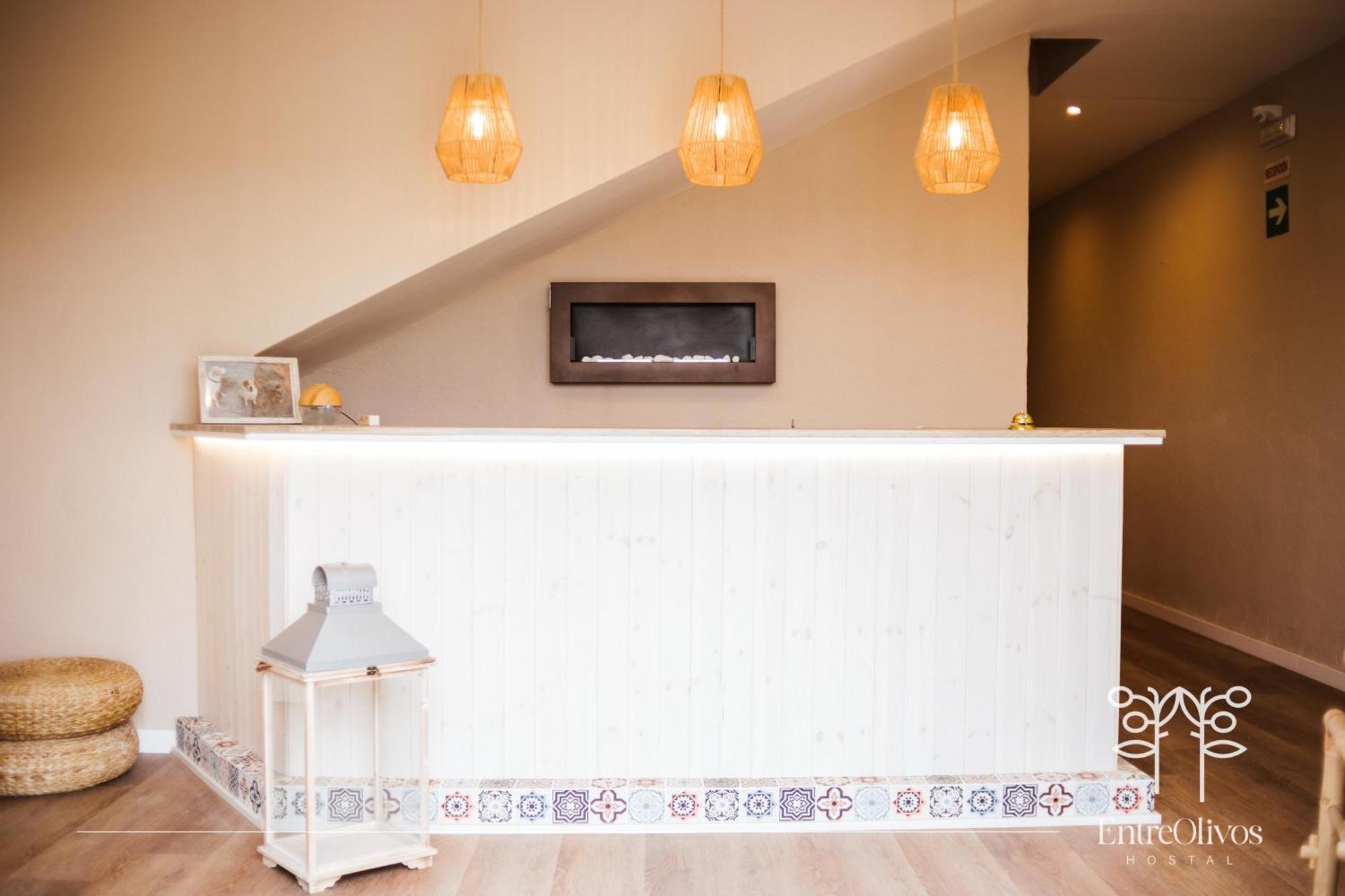 Hostal Entreolivos バダホス エクステリア 写真