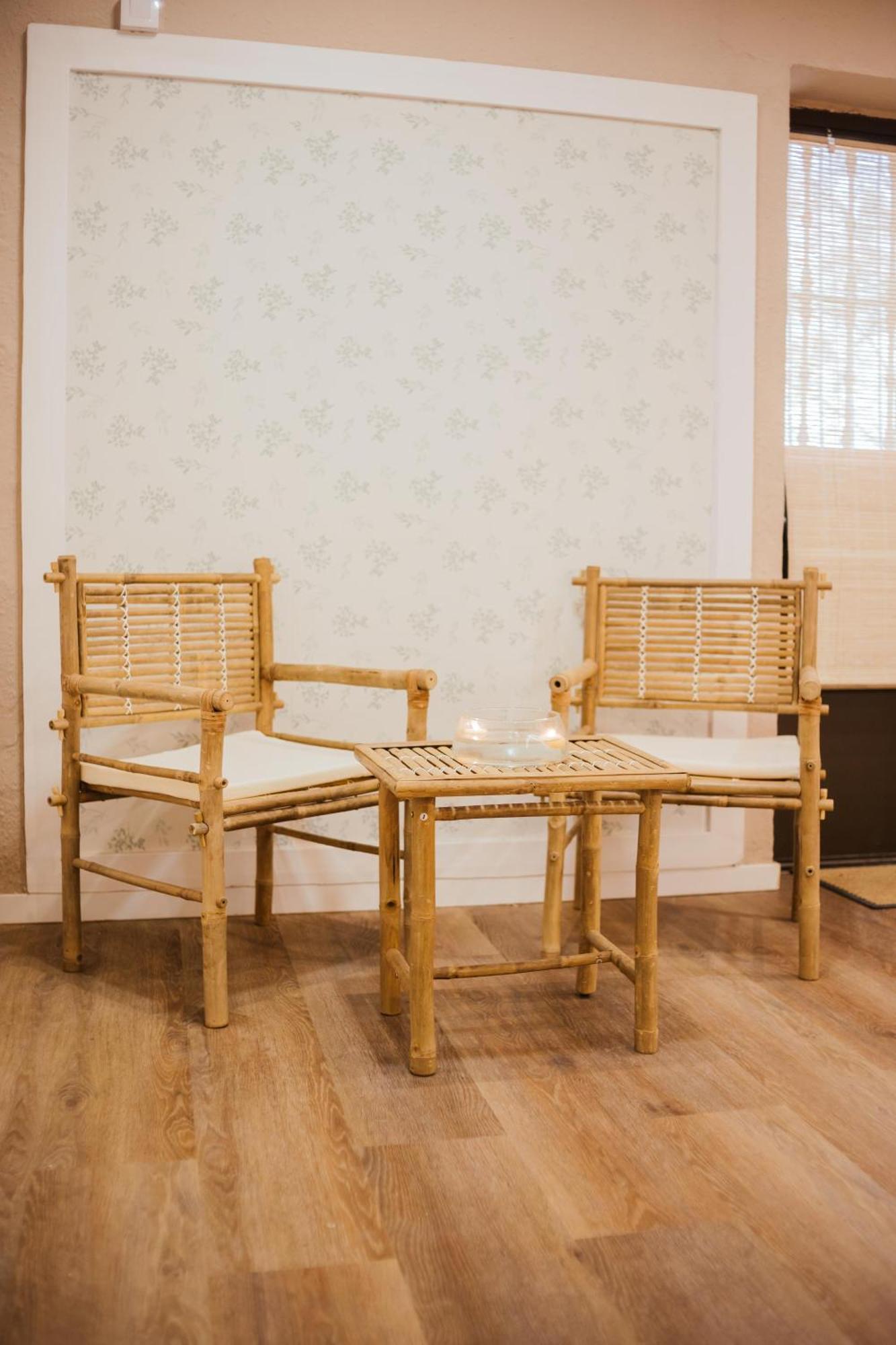 Hostal Entreolivos バダホス エクステリア 写真