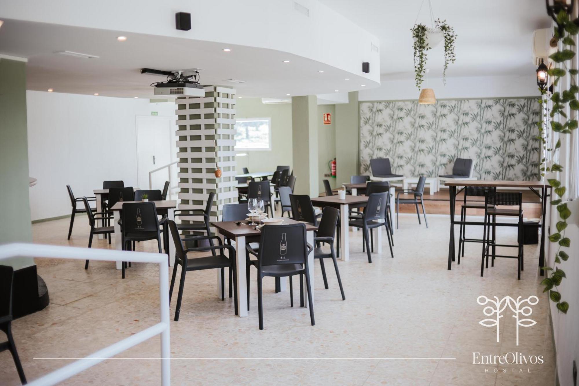 Hostal Entreolivos バダホス エクステリア 写真