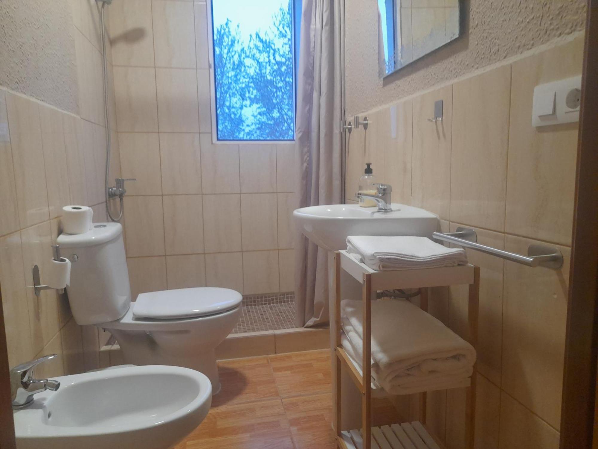 Hostal Entreolivos バダホス エクステリア 写真
